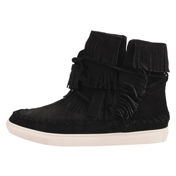 FINAL MARKDOWN! NWOB 🌟Vince Camuto Fringe Sneaker - Picture 4 of 6